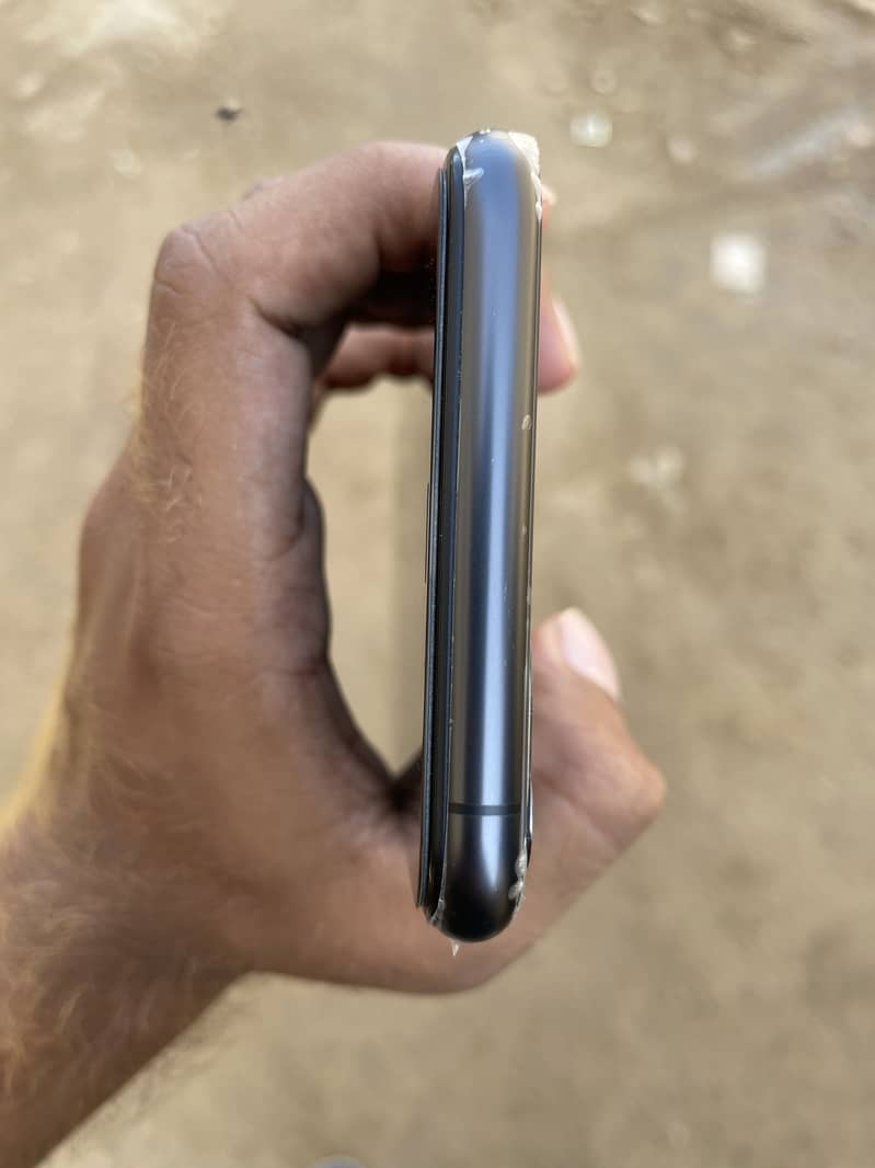 Apple iPhone 11 Pro Max 1