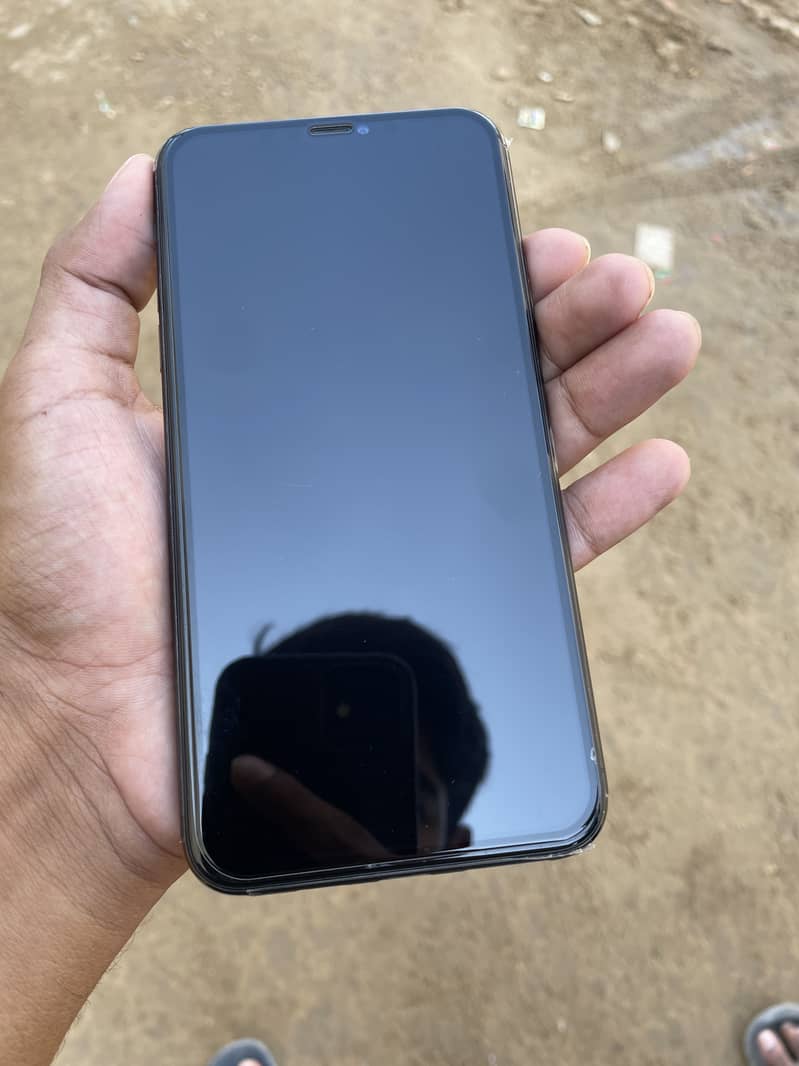 Apple iPhone 11 Pro Max 6