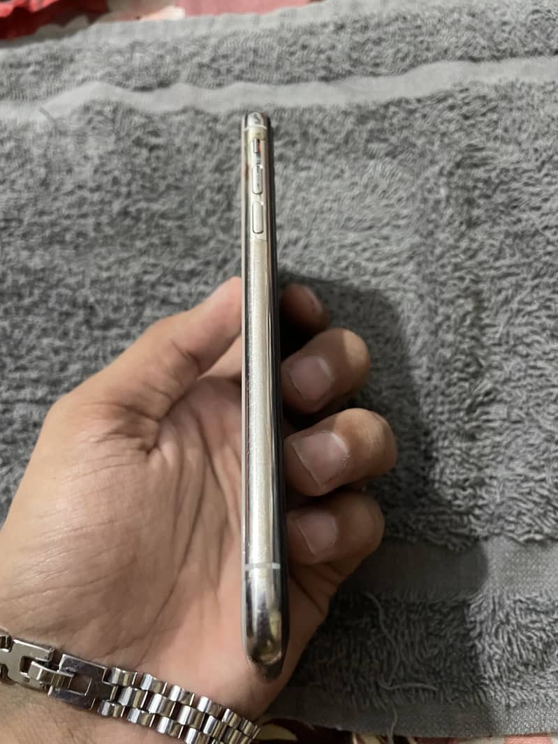 Apple iPhone X 2