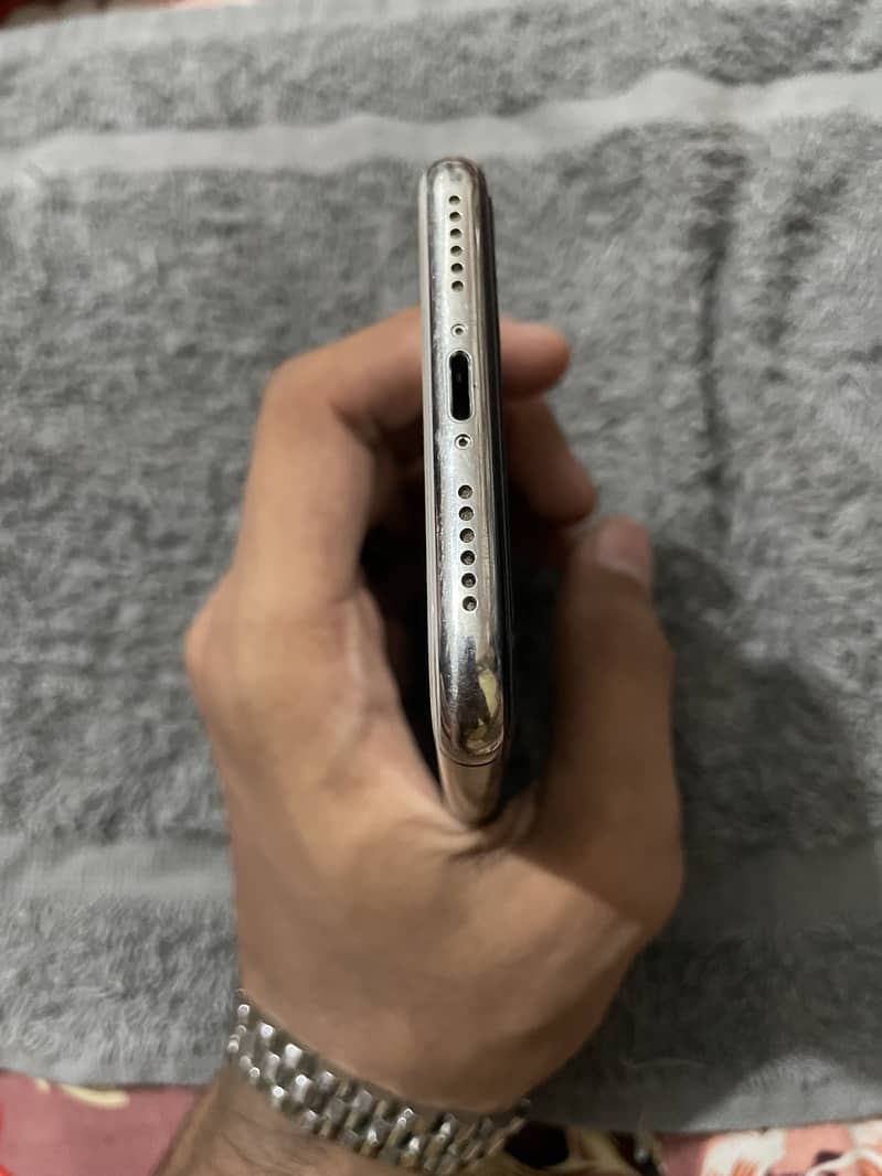 Apple iPhone X 5
