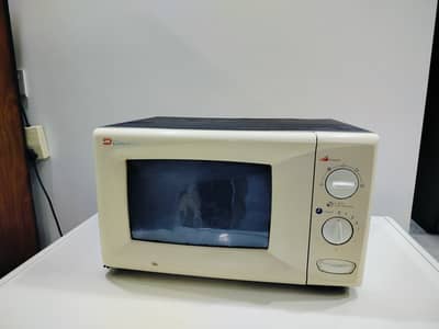 Dawlance EC-20 Microwave Oven – Excellent Working Condition