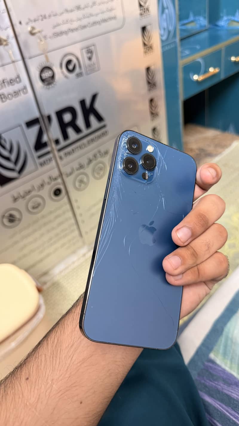 Apple iPhone 12 Pro Max 4