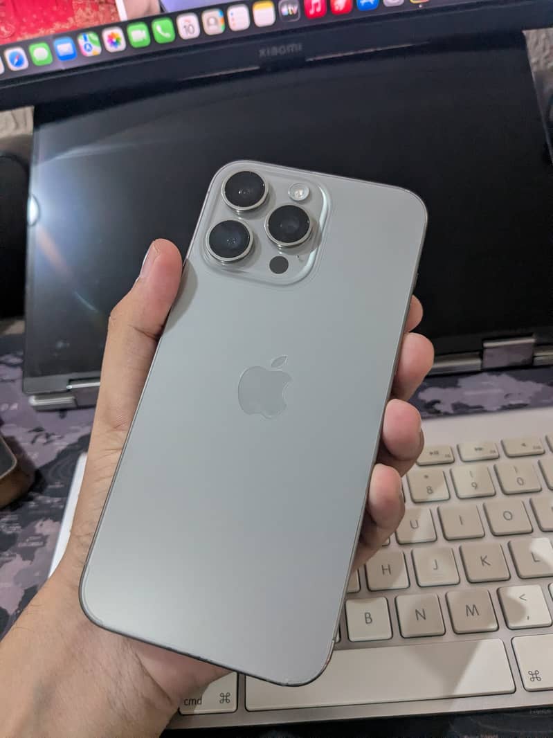 Apple iPhone 15 Pro Max 3