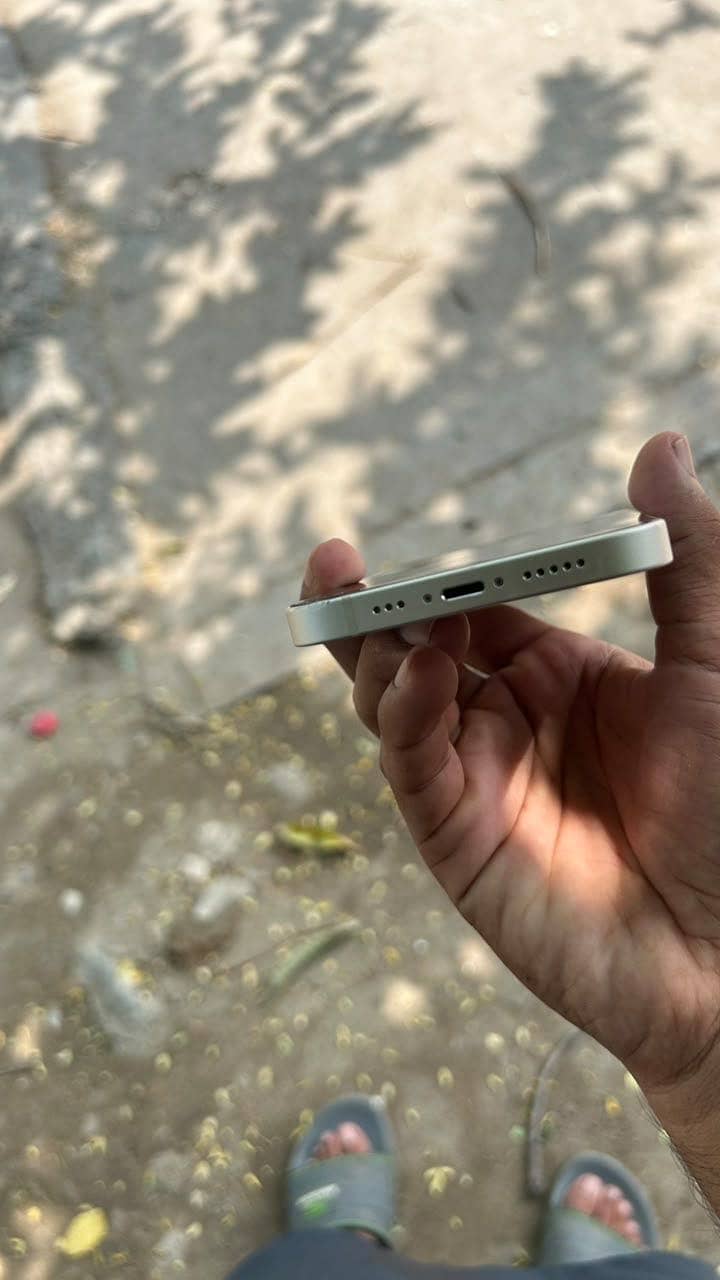 Apple iPhone 14 2