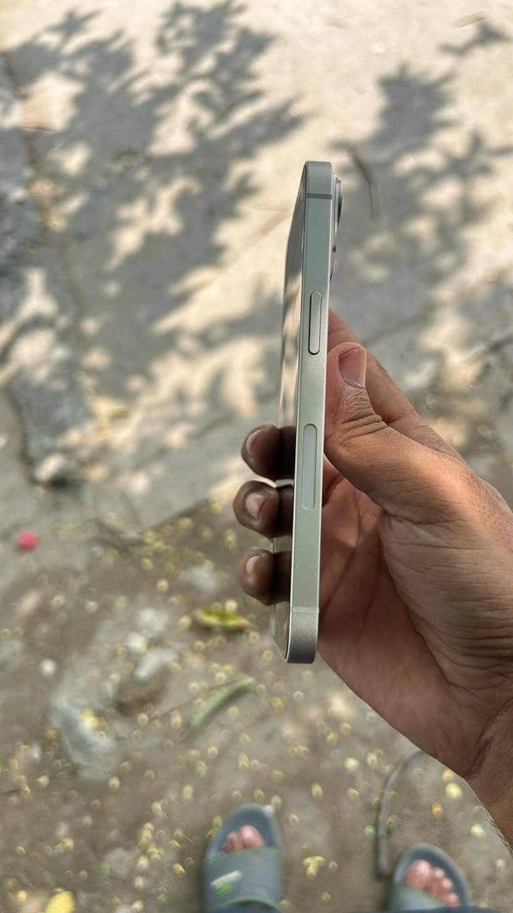 Apple iPhone 14 4