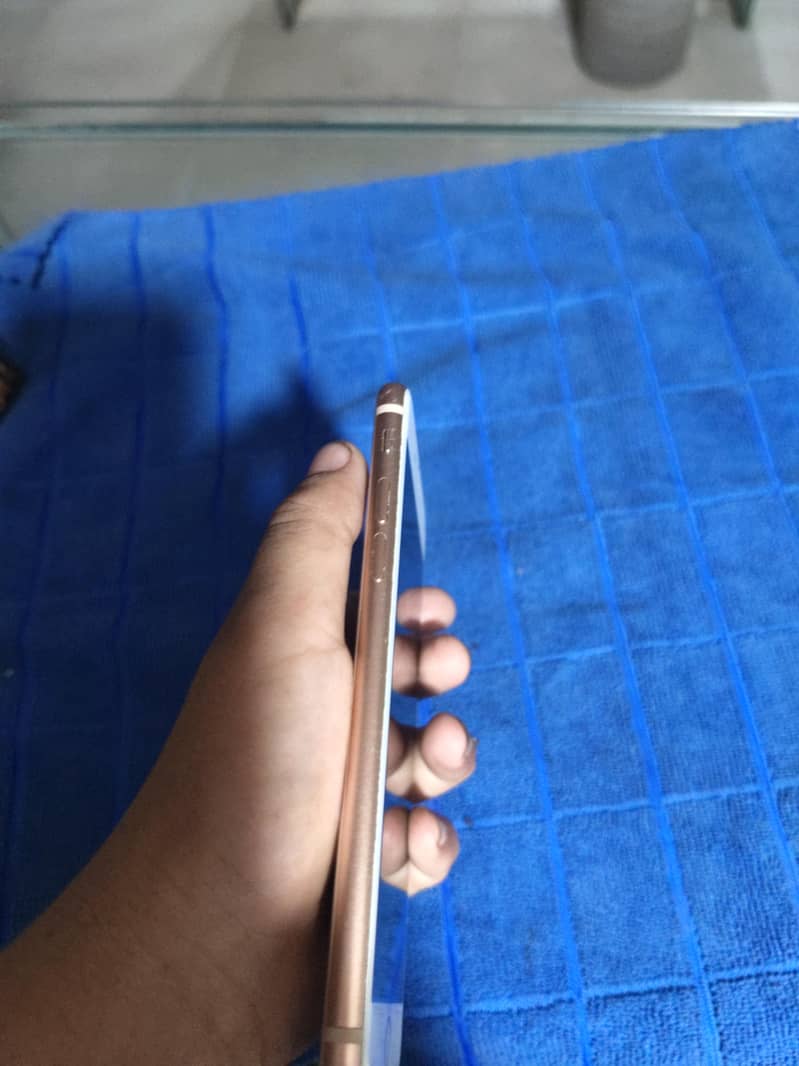 Apple iPhone 8 2