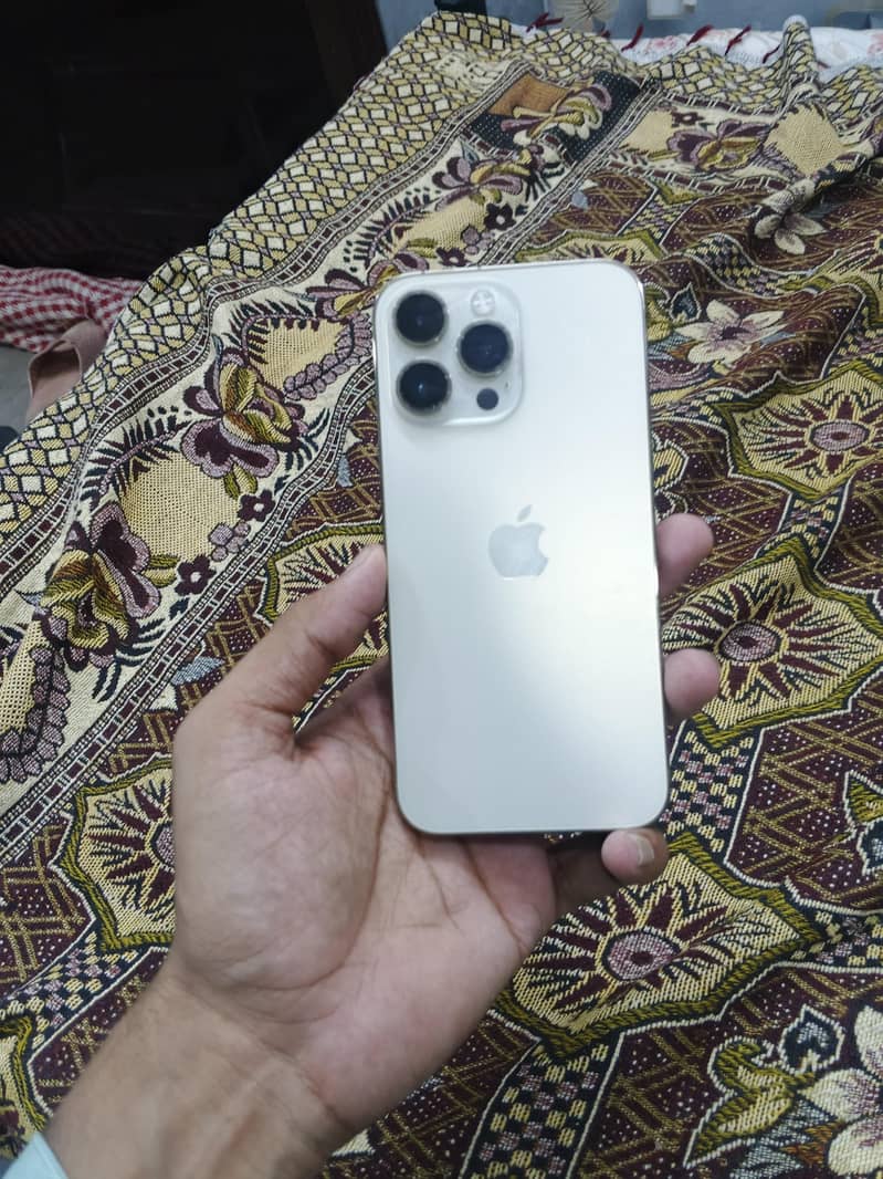 Apple iPhone 14 Pro Max 0