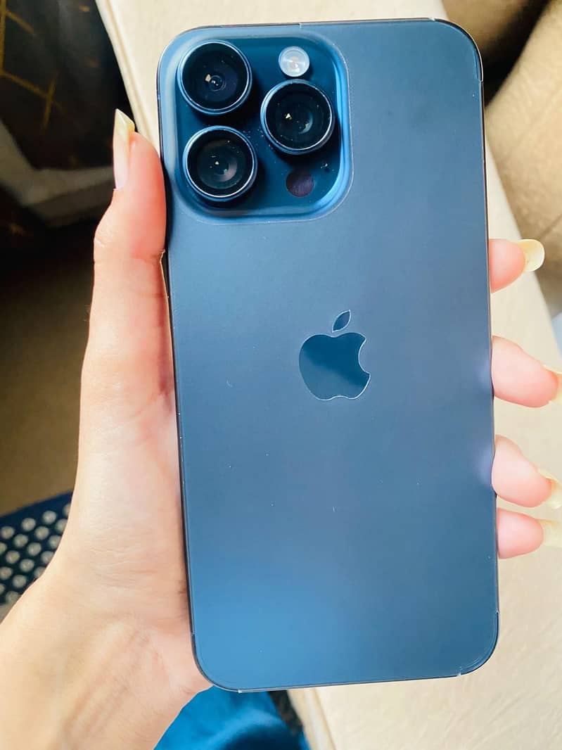 Apple iPhone 15 Pro Max 3