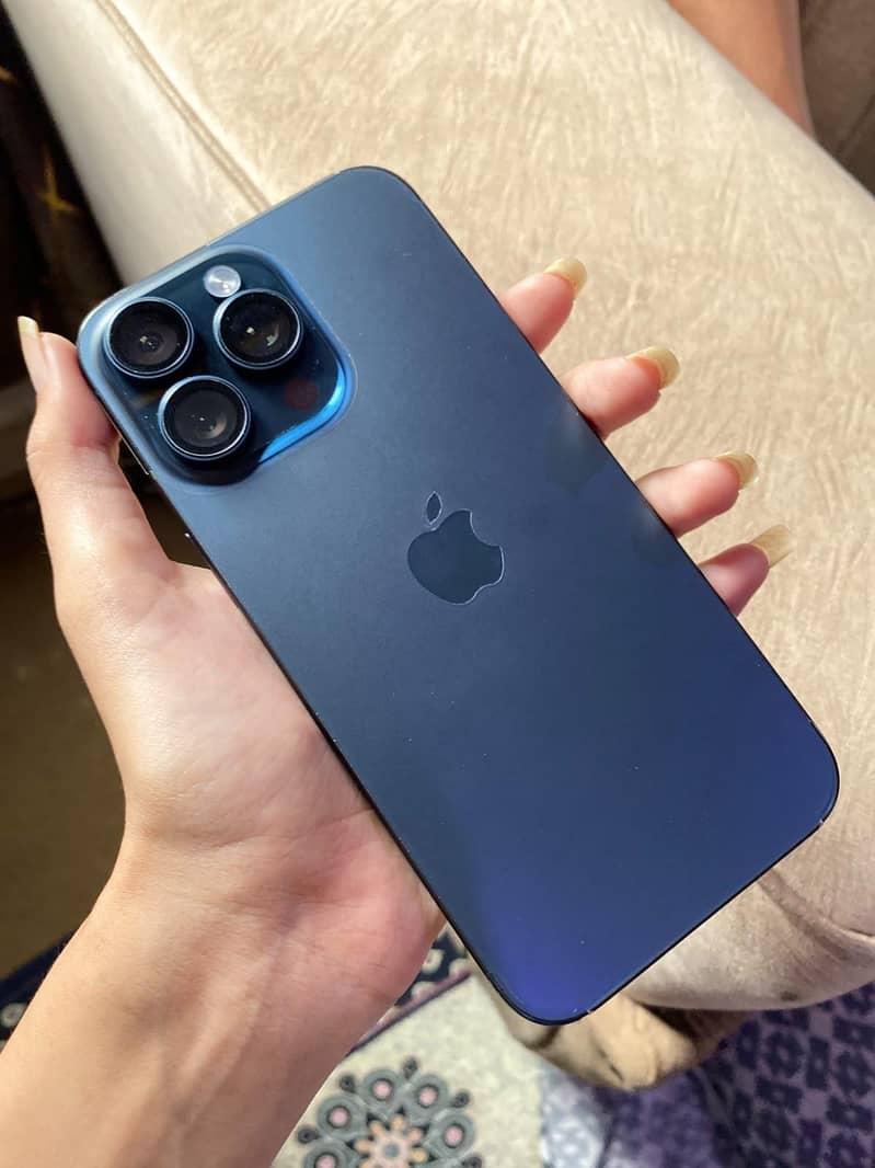 Apple iPhone 15 Pro Max 10