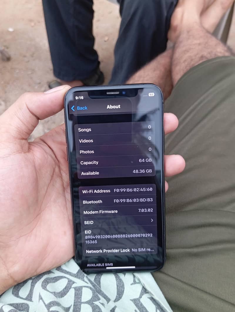 Apple iPhone XS 4
