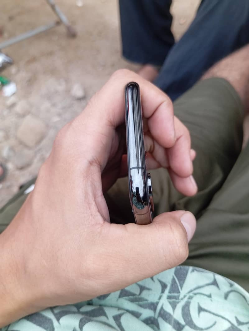 Apple iPhone XS 6