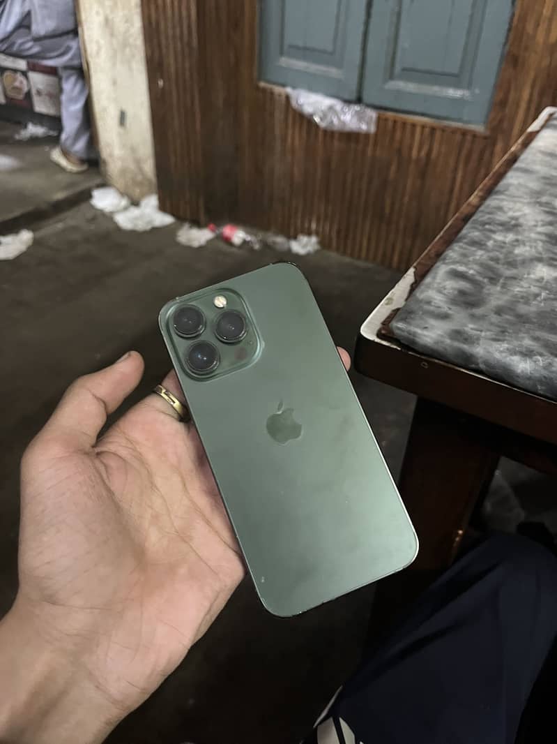 Apple iPhone 13 Pro 1