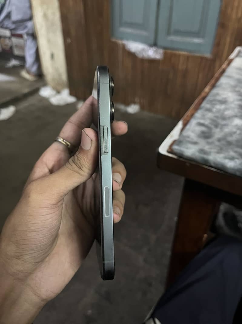 Apple iPhone 13 Pro 2