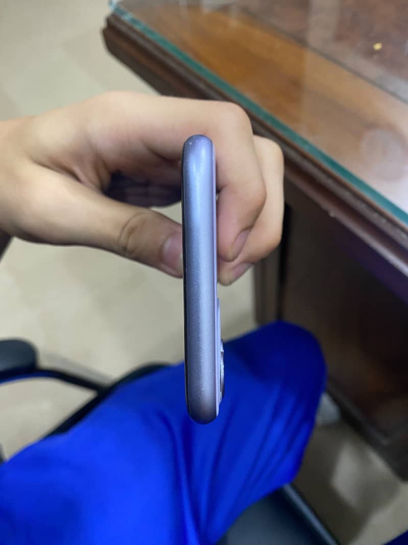 iPhone 11 2
