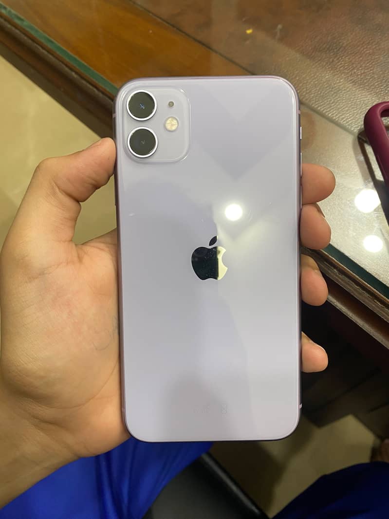 iPhone 11 3