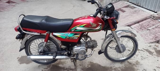 Honda CD 70 One Hand use