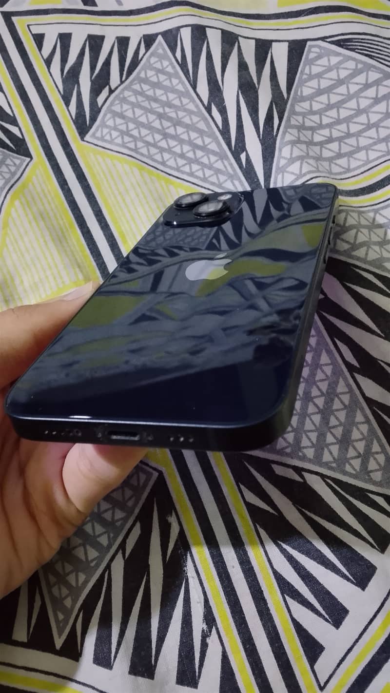 Apple iPhone 13 1