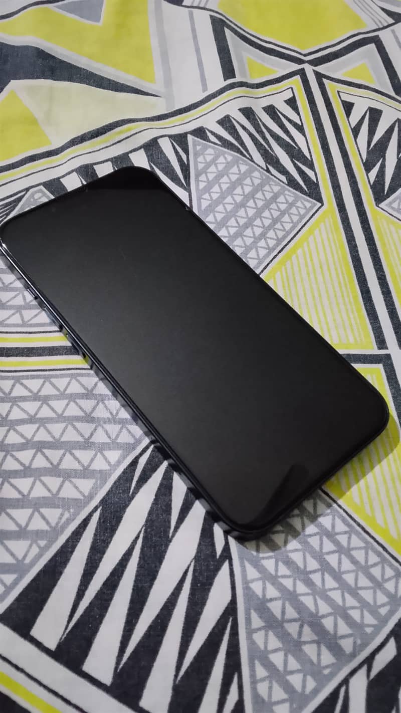 Apple iPhone 13 3