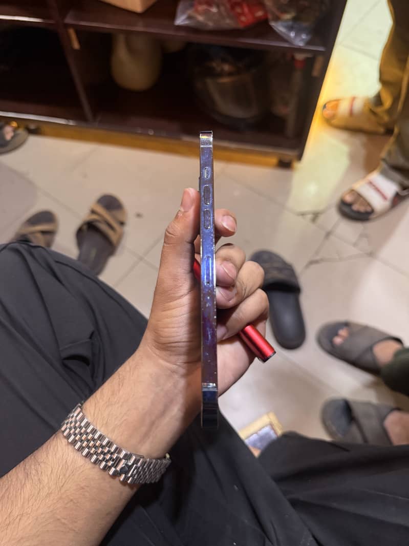 Apple iPhone 12 Pro Max 4