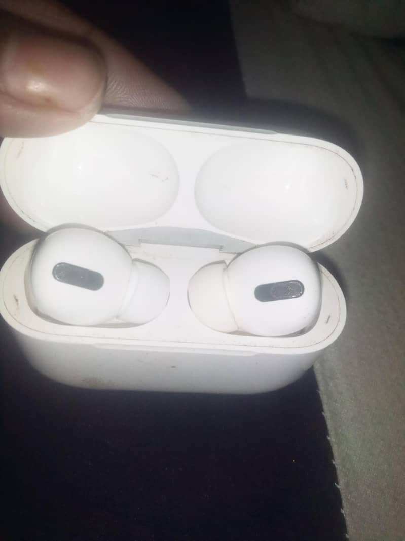 Earbuds 0