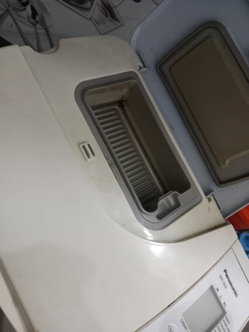 imported Panasonic sd253 bread maker 12