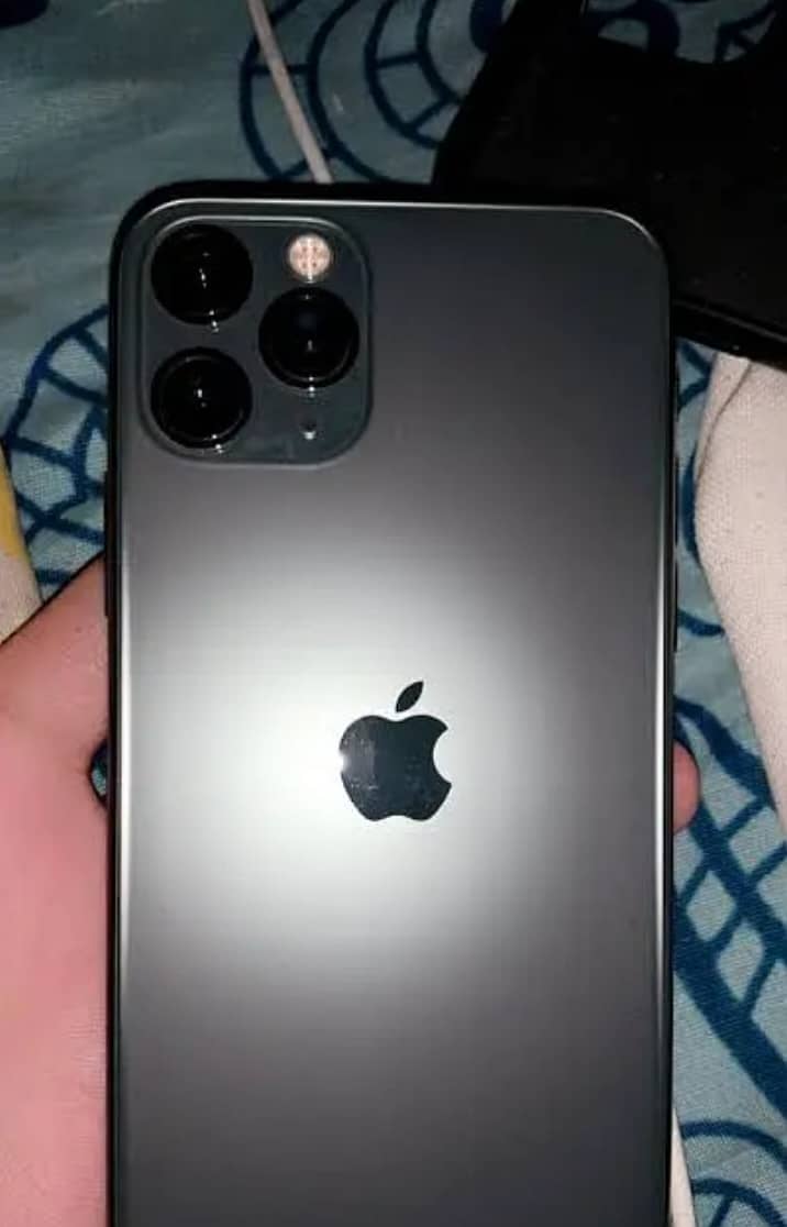 Apple iPhone 11 Pro Max 2