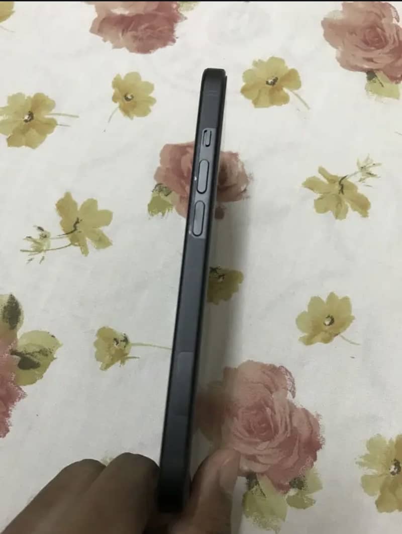Apple iPhone 15 3
