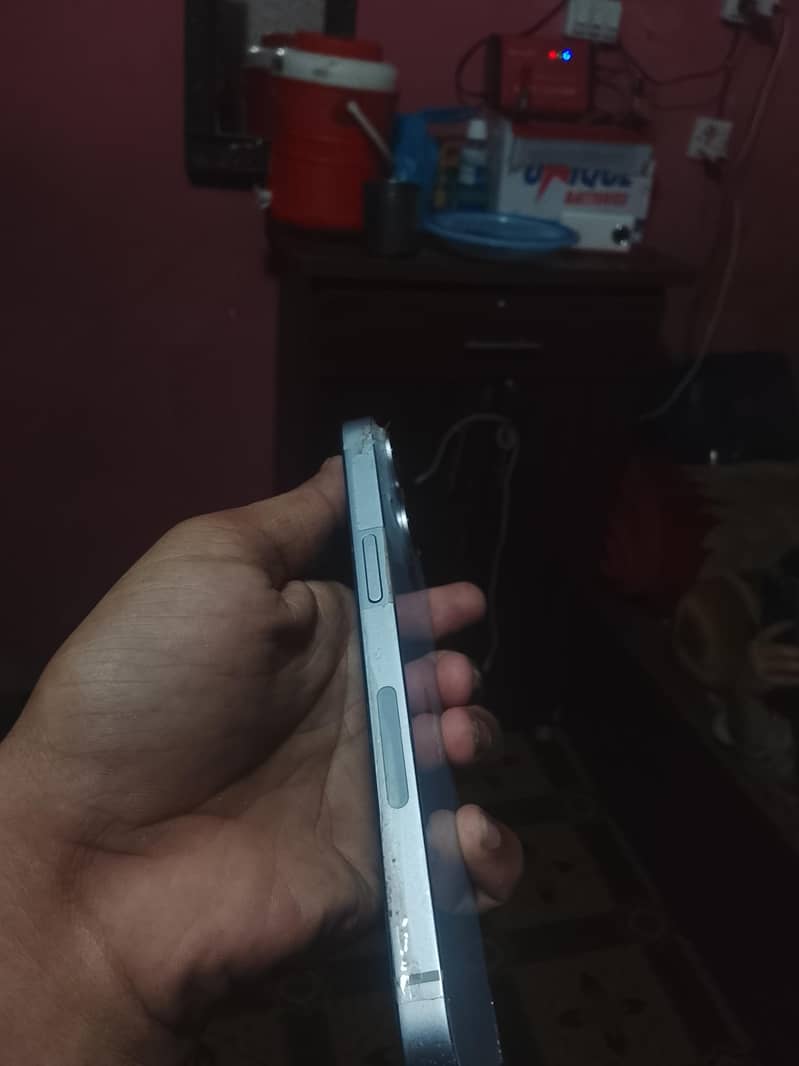 Apple iPhone 14 3