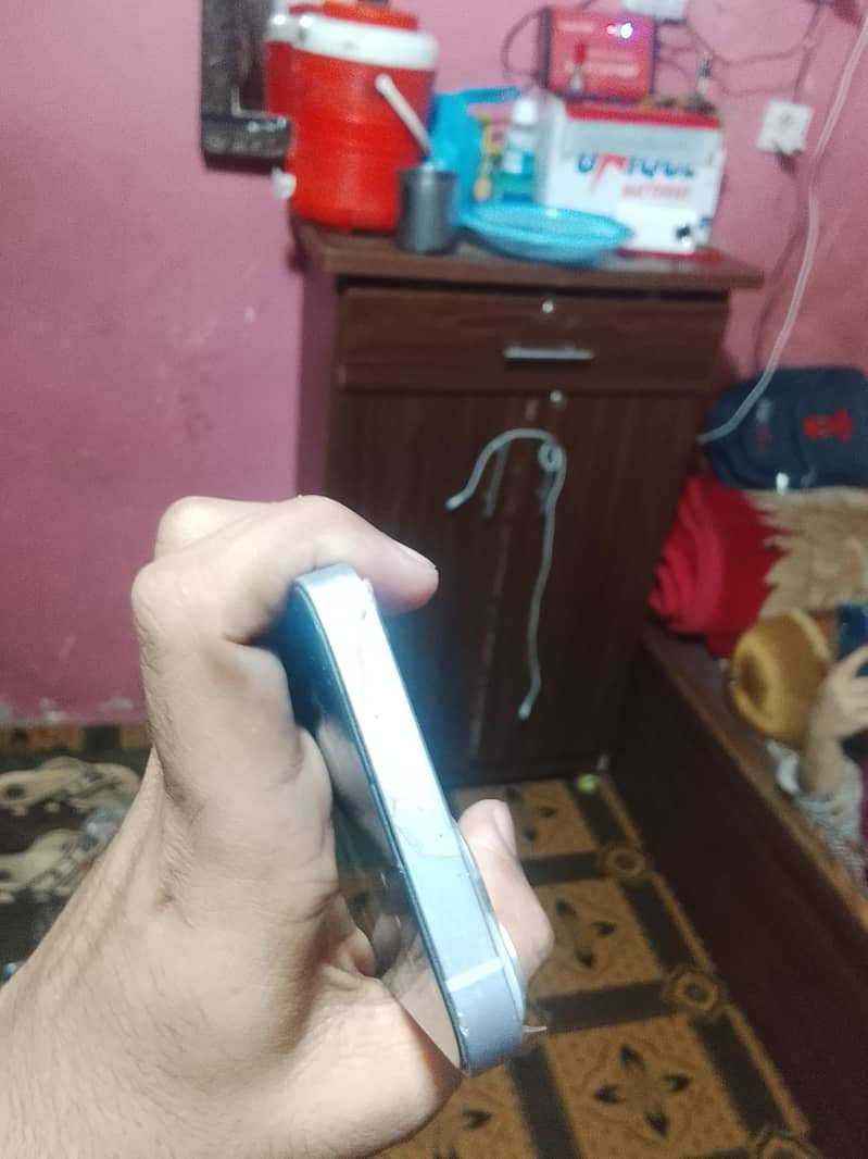Apple iPhone 14 4