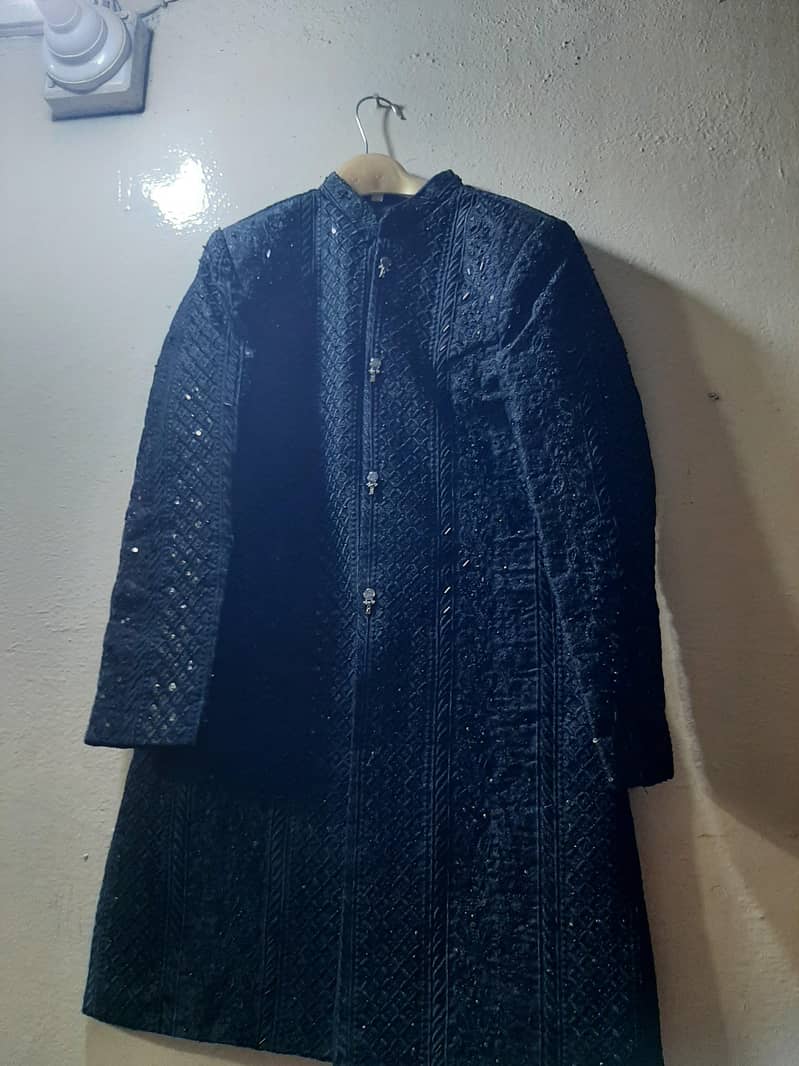 ہماری ہول سیل کی دکان ہے اقرا گارمنٹ کے نام سے 3