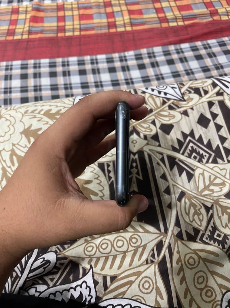 Apple iPhone 11 5