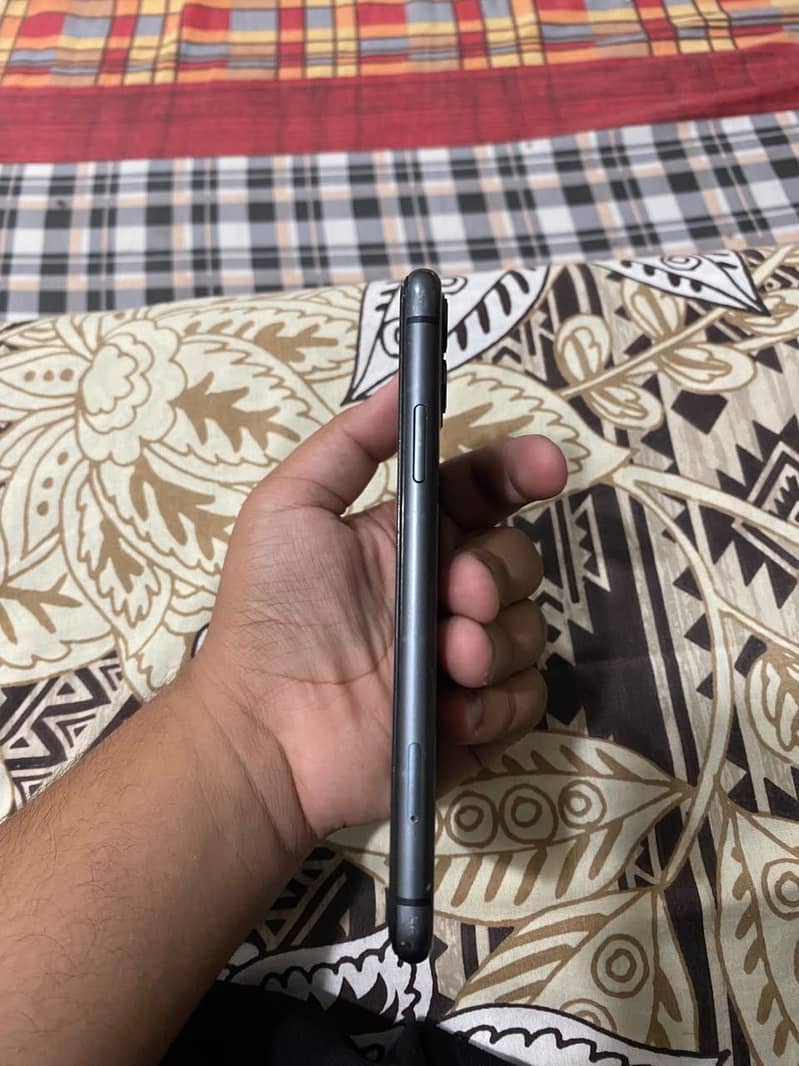 Apple iPhone 11 6