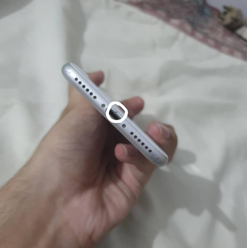 Apple iPhone 8 4