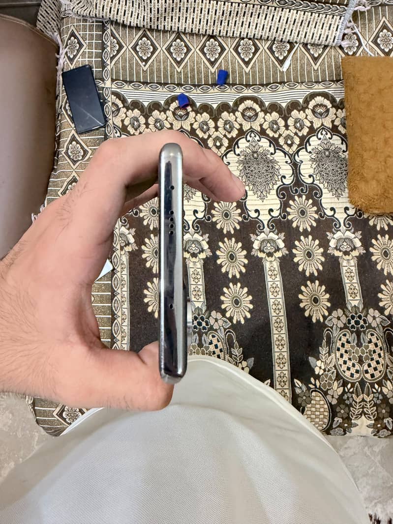Tecno CAMON 40 Pro 6