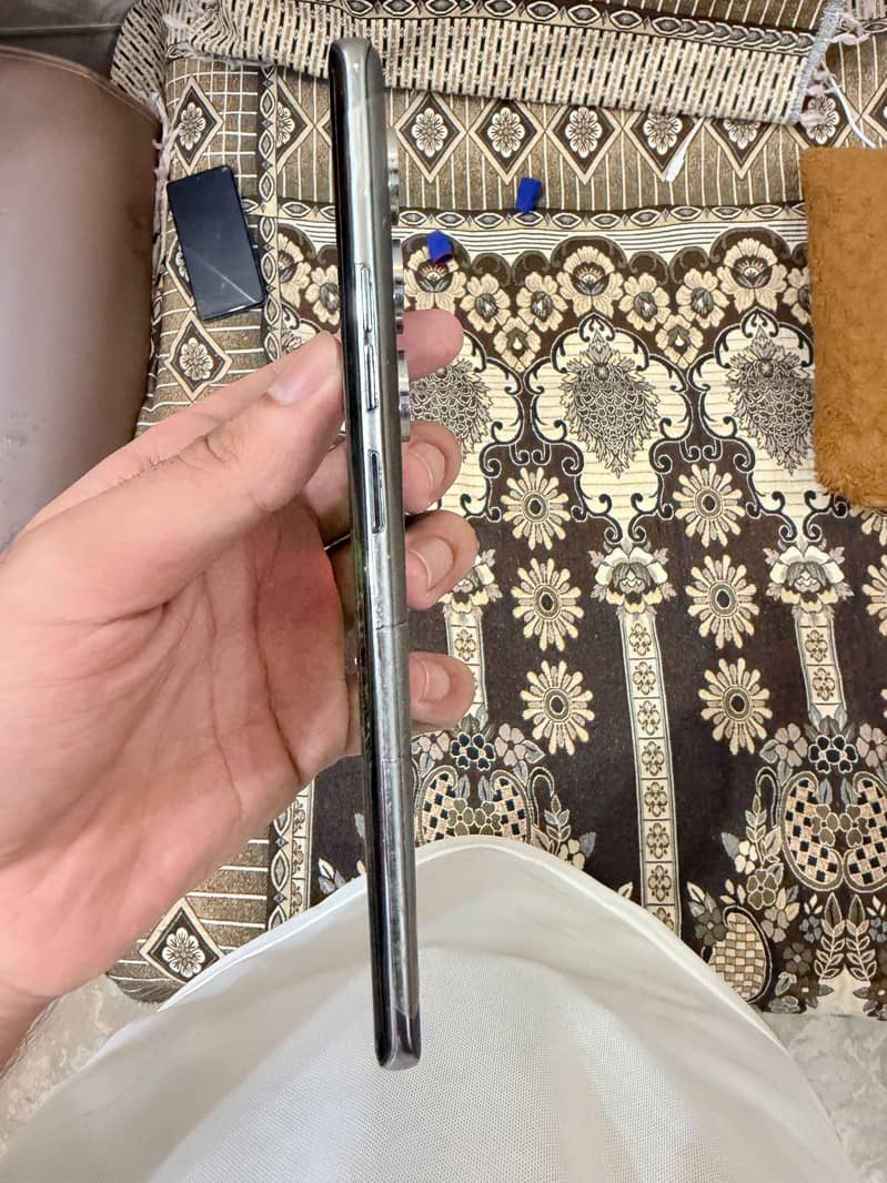 Tecno CAMON 40 Pro 7
