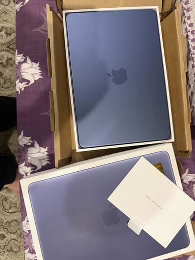 Macbook neo 256gb new just box open