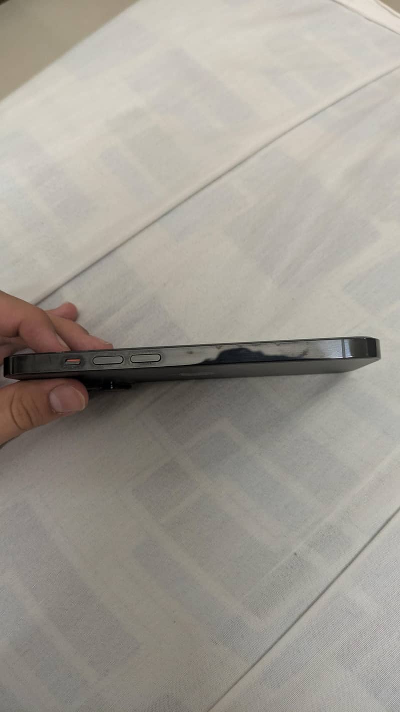 Apple iPhone 14 Pro Max 2