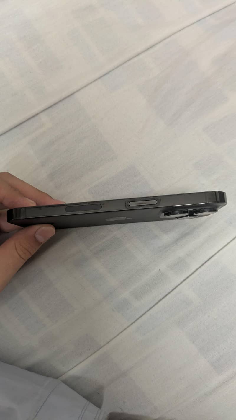Apple iPhone 14 Pro Max 4