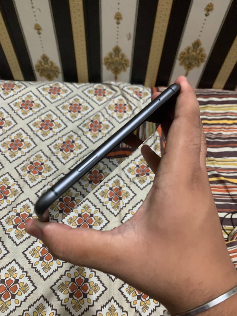 Apple iPhone 11 6