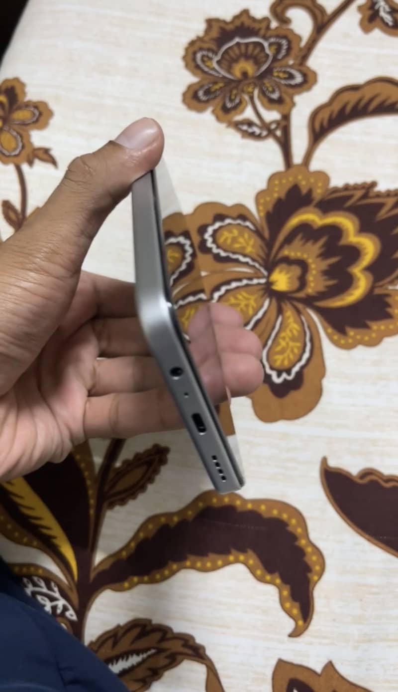 OPPO A6c 1