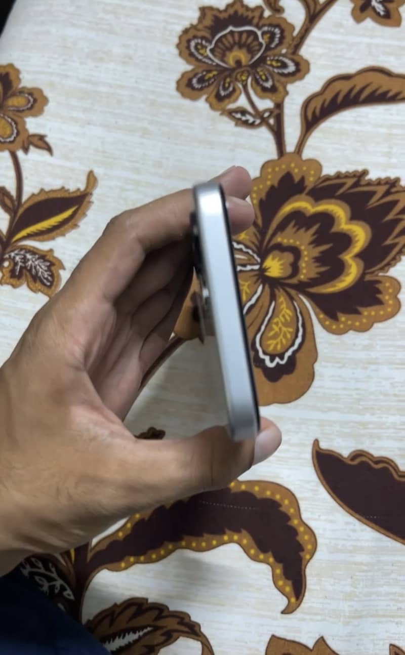 OPPO A6c 3
