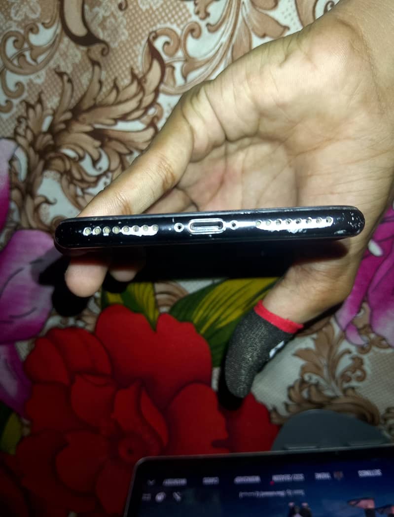 Apple iPhone 7 Plus 4