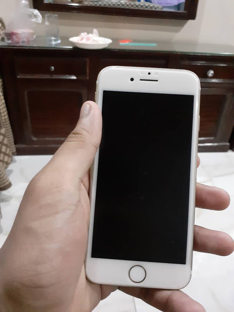 Apple iPhone 7 1