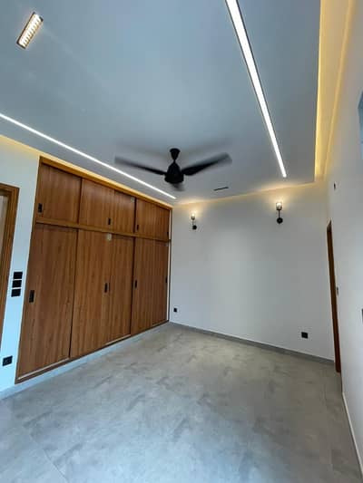 Luxurious Corner 5 Marla House Available For Sale