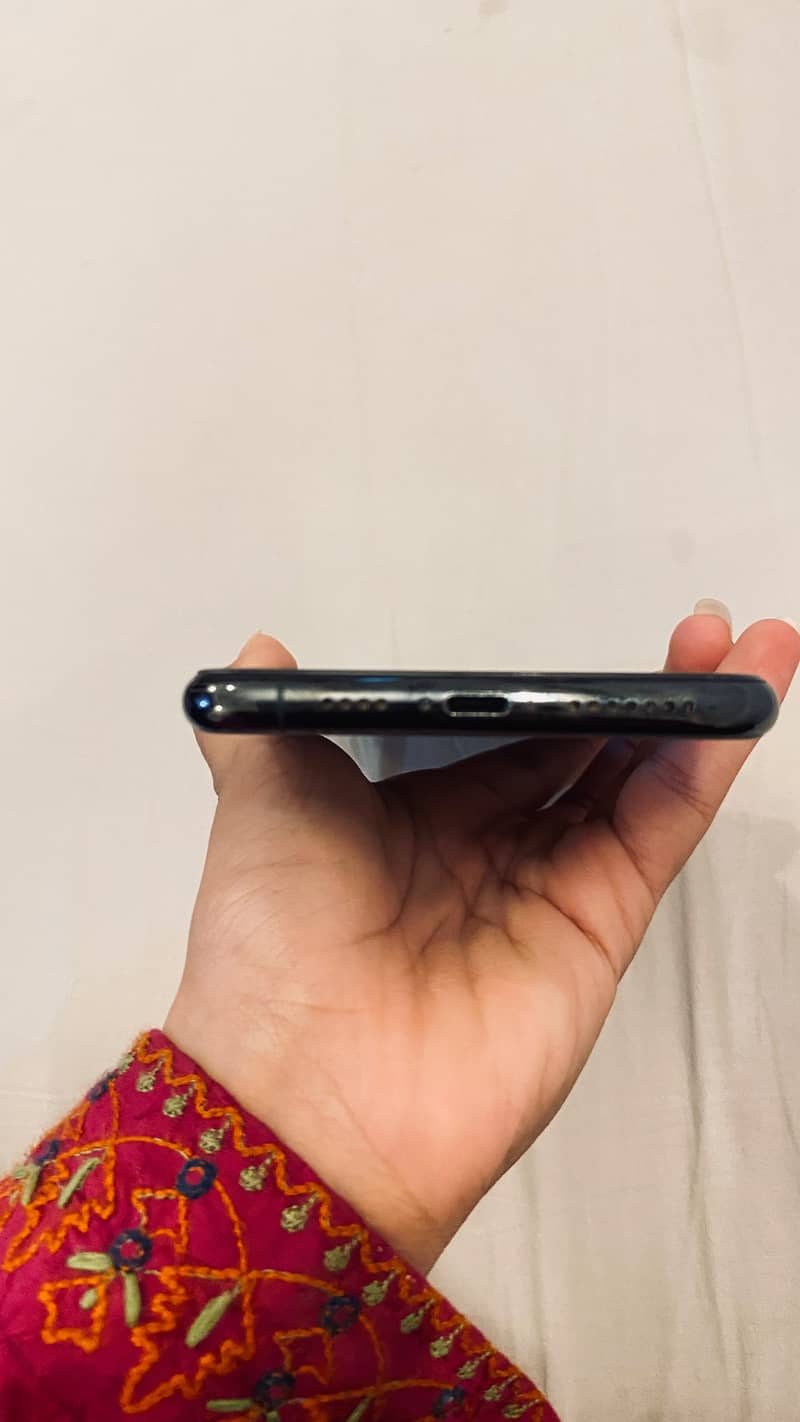 Apple iPhone 11 Pro Max 5