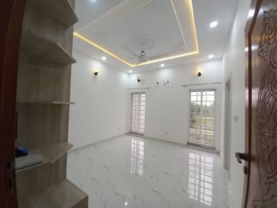 Beautiful Luxurious Facing Park 8 Marla Upper Portion Is Available For Rent