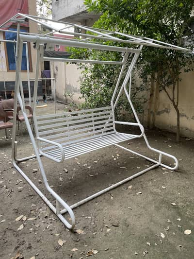 Garden Swing in Excellent Condition