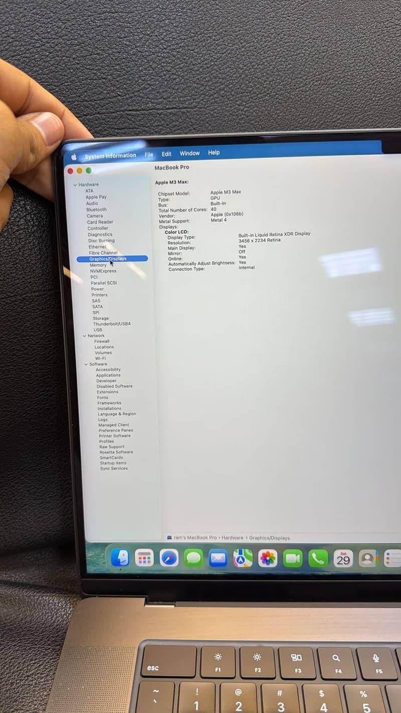 MacBook M3 max 1
