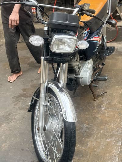 2019 k sticker mein hai Honda cg 125 2018