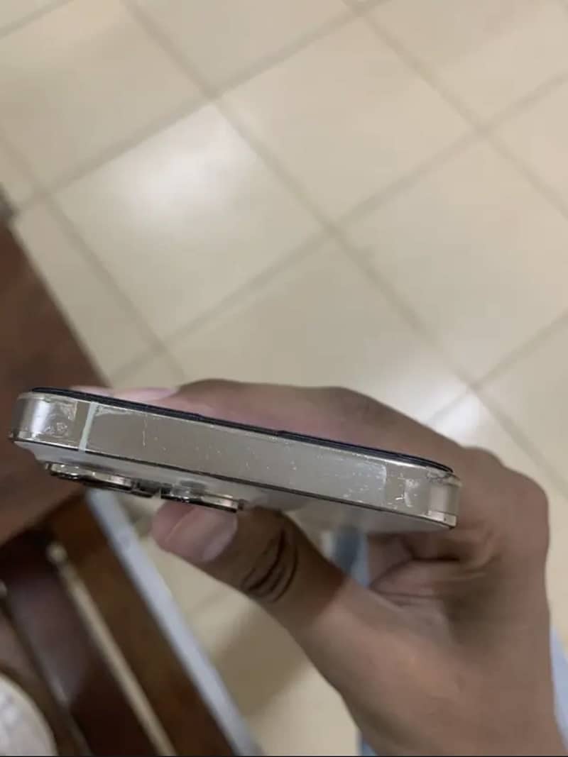 Apple iPhone 13 Pro 2
